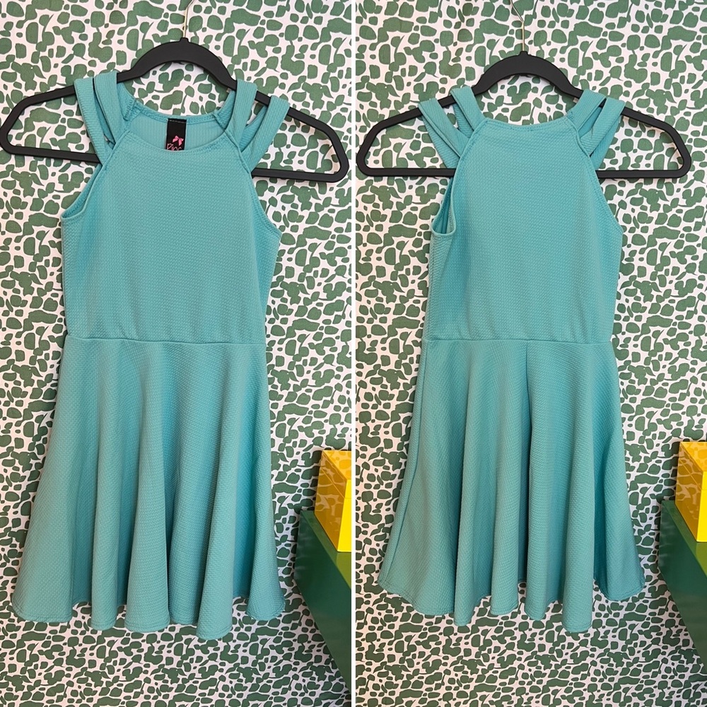 EUC Brand: Pinc 👗 Cute turquoise dress with fun shoulder straps!